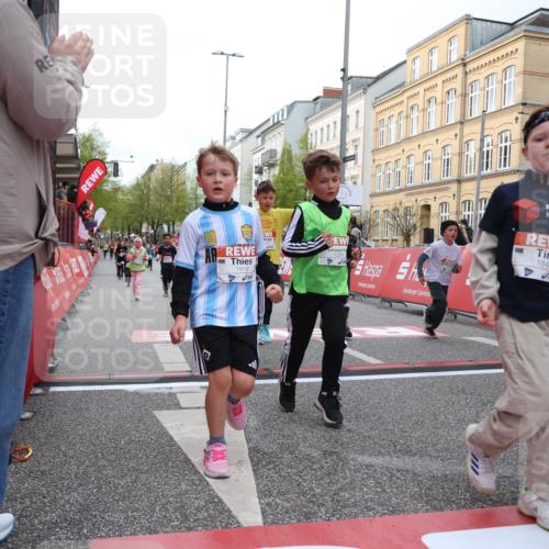 25.04.2026 - Das Zehntel Strokosch-Dieckow http://msf.ph/oto/9627085 25.04.2026 09:00:50 Ziel 1119, 1143, 1355, 1704, 1843, 1918, 1971, 2192, 2226, 2379, 2425, 2458, 2694, 2698, 2840, 3027, 3079, 3085, 3296, 3436, 3744, 3766 meine-sportfotos.de