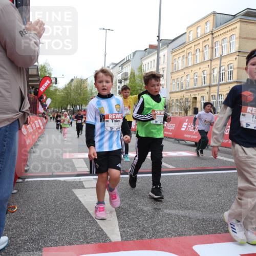25.04.2026 - Das Zehntel Strokosch-Dieckow http://msf.ph/oto/9627093 25.04.2026 09:00:50 Ziel 1119, 1143, 1355, 1704, 1843, 1918, 1971, 2192, 2226, 2379, 2425, 2458, 2694, 2698, 2840, 3027, 3079, 3085, 3296, 3436, 3744, 3766 meine-sportfotos.de
