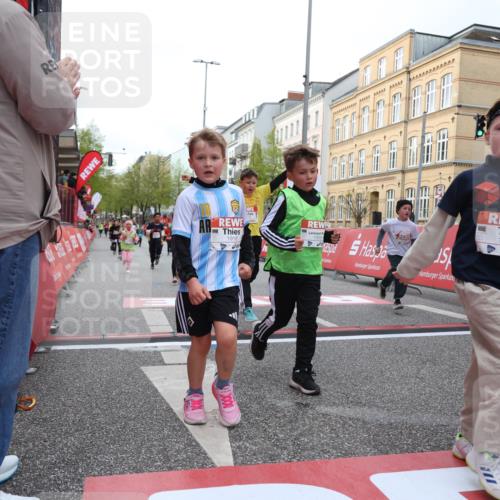 25.04.2026 - Das Zehntel Strokosch-Dieckow http://msf.ph/oto/9627101 25.04.2026 09:00:50 Ziel 1119, 1143, 1355, 1704, 1843, 1918, 1971, 2192, 2226, 2379, 2425, 2458, 2694, 2698, 2840, 3027, 3079, 3085, 3296, 3436, 3744, 3766 meine-sportfotos.de