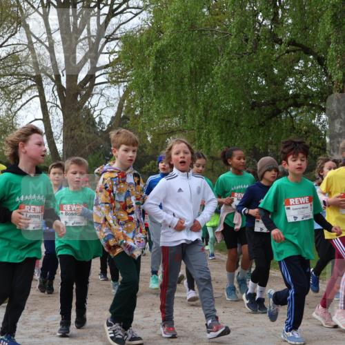 25.04.2026 - Das Zehntel Zöllner http://msf.ph/oto/9627120 25.04.2026 07:46:11 Laufen 4444444, 2351, 2347 meine-sportfotos.de