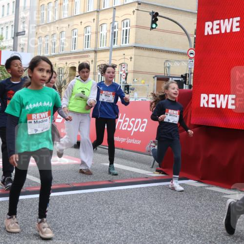 25.04.2026 - Das Zehntel Strokosch-Dieckow http://msf.ph/oto/9627156 25.04.2026 09:00:53 Ziel 1119, 1146, 1355, 1704, 1843, 1865, 1918, 1936, 2188, 2226, 2379, 2694, 2698, 2840, 3016, 3026, 3027, 3085, 3290, 3291, 3296, 3744, 3766, 3832, 3833 meine-sportfotos.de