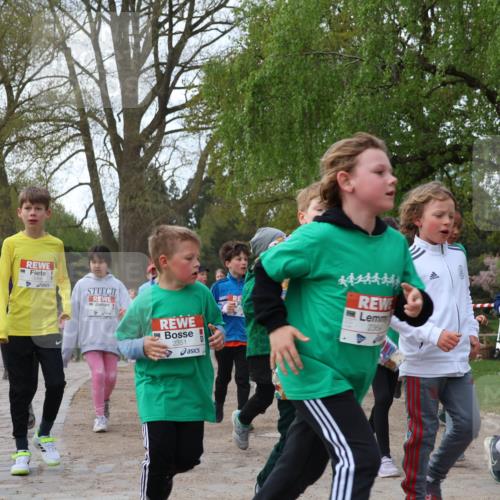 25.04.2026 - Das Zehntel Zöllner http://msf.ph/oto/9627160 25.04.2026 07:46:12 Laufen 3347, 2351, 2364, 3949 meine-sportfotos.de