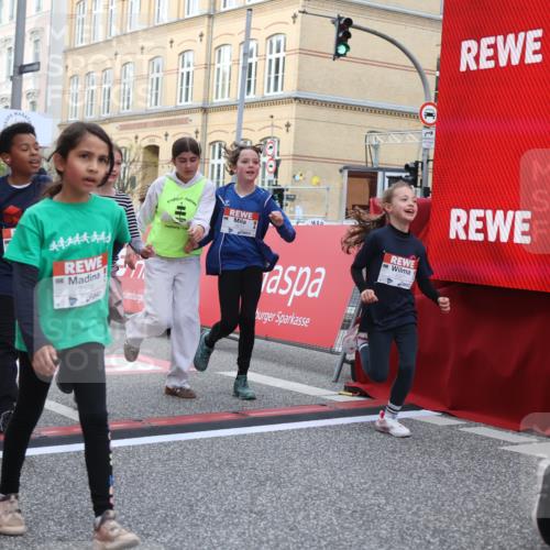 25.04.2026 - Das Zehntel Strokosch-Dieckow http://msf.ph/oto/9627161 25.04.2026 09:00:53 Ziel 1119, 1146, 1355, 1704, 1843, 1865, 1918, 1936, 2188, 2226, 2379, 2694, 2698, 2840, 3016, 3026, 3027, 3085, 3290, 3291, 3296, 3744, 3766, 3832, 3833 meine-sportfotos.de