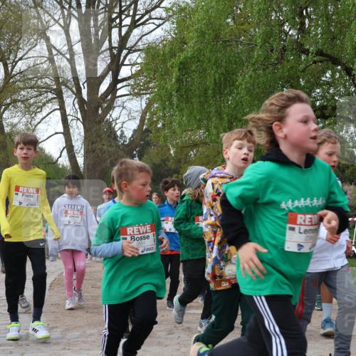 25.04.2026 - Das Zehntel Zöllner http://msf.ph/oto/9627166 25.04.2026 07:46:12 Laufen 3366, 2351, 3949 meine-sportfotos.de