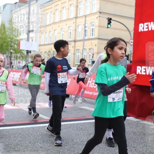 25.04.2026 - Das Zehntel Strokosch-Dieckow http://msf.ph/oto/9627182 25.04.2026 09:00:54 Ziel 1146, 1355, 1537, 1704, 1843, 1865, 1918, 1936, 2188, 2226, 2379, 2694, 2698, 3016, 3026, 3027, 3290, 3291, 3296, 3417, 3744, 3766, 3832, 3833 meine-sportfotos.de