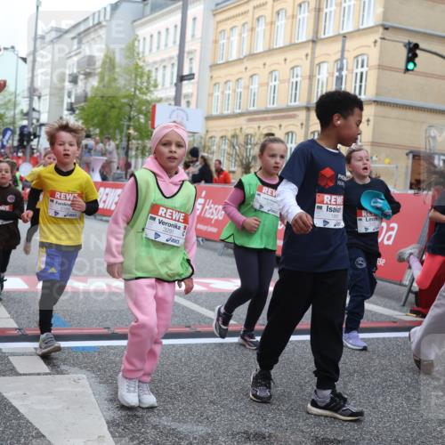 25.04.2026 - Das Zehntel Strokosch-Dieckow http://msf.ph/oto/9627191 25.04.2026 09:00:55 Ziel 1146, 1537, 1682, 1704, 1865, 1920, 1936, 2188, 2226, 2379, 2698, 3016, 3026, 3027, 3290, 3291, 3296, 3417, 3744, 3766, 3832, 3833, 3962 meine-sportfotos.de