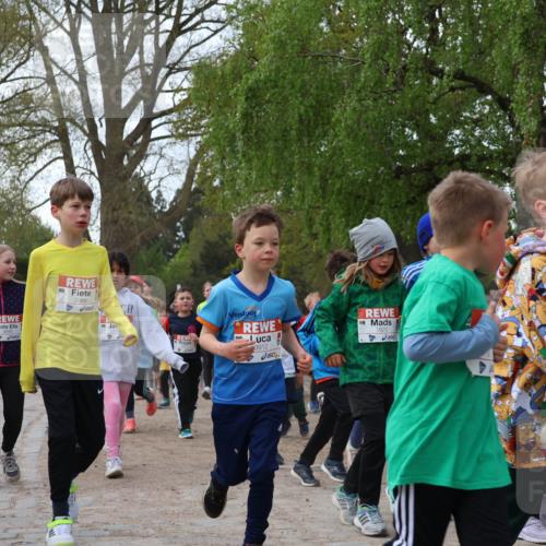 25.04.2026 - Das Zehntel Zöllner http://msf.ph/oto/9627223 25.04.2026 07:46:13 Laufen 3347, 3366, 6912, 1620 meine-sportfotos.de