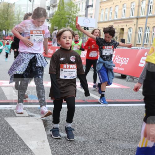25.04.2026 - Das Zehntel Strokosch-Dieckow http://msf.ph/oto/9627225 25.04.2026 09:00:57 Ziel 1146, 1411, 1537, 1682, 1704, 1865, 1920, 1936, 2188, 2379, 2508, 2514, 3016, 3026, 3027, 3290, 3291, 3417, 3832, 3833, 3962 meine-sportfotos.de