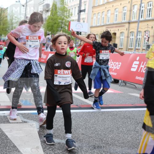 25.04.2026 - Das Zehntel Strokosch-Dieckow http://msf.ph/oto/9627230 25.04.2026 09:00:57 Ziel 1146, 1411, 1537, 1682, 1704, 1865, 1920, 1936, 2188, 2379, 2508, 2514, 3016, 3026, 3027, 3290, 3291, 3417, 3832, 3833, 3962 meine-sportfotos.de