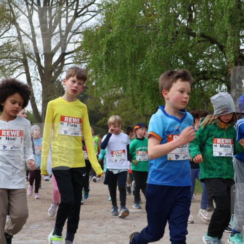 25.04.2026 - Das Zehntel Zöllner http://msf.ph/oto/9627248 25.04.2026 07:46:13 Laufen 3347, 3366, 1620, 3912 meine-sportfotos.de