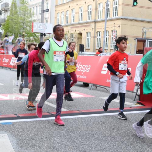 25.04.2026 - Das Zehntel Strokosch-Dieckow http://msf.ph/oto/9627336 25.04.2026 09:01:07 Ziel 1164, 1372, 1416, 1446, 1525, 1548, 1866, 1878, 1879, 1902, 2140, 2420, 2424, 2554, 2564, 2851, 3099, 3130, 3152, 3205, 3255, 3327, 3863, 3949 meine-sportfotos.de