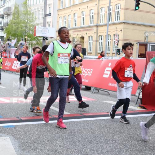25.04.2026 - Das Zehntel Strokosch-Dieckow http://msf.ph/oto/9627341 25.04.2026 09:01:07 Ziel 1164, 1372, 1416, 1446, 1525, 1548, 1866, 1878, 1879, 1902, 2140, 2420, 2424, 2554, 2564, 2851, 3099, 3130, 3152, 3205, 3255, 3327, 3863, 3949 meine-sportfotos.de