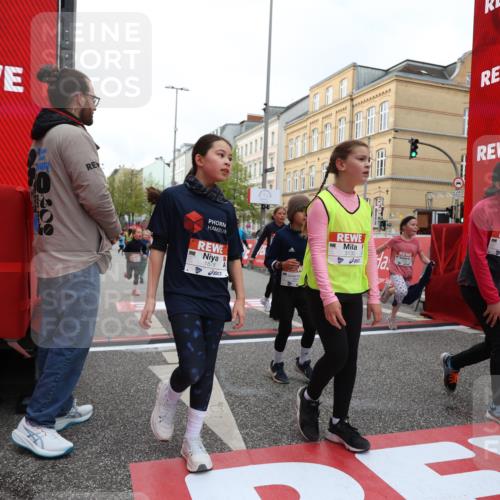 25.04.2026 - Das Zehntel Strokosch-Dieckow http://msf.ph/oto/9627374 25.04.2026 09:01:09 Ziel 1081, 1164, 1233, 1416, 1446, 1525, 1548, 1770, 1774, 1866, 1878, 1879, 1902, 2140, 2420, 2424, 2554, 2564, 2851, 3130, 3152, 3205, 3255, 3327, 3863, 3949 meine-sportfotos.de