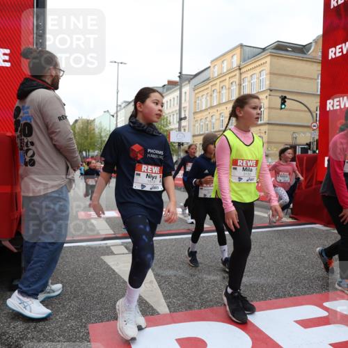 25.04.2026 - Das Zehntel Strokosch-Dieckow http://msf.ph/oto/9627379 25.04.2026 09:01:09 Ziel 1081, 1164, 1233, 1416, 1446, 1525, 1548, 1770, 1774, 1866, 1878, 1879, 1902, 2140, 2420, 2424, 2554, 2564, 2851, 3130, 3152, 3205, 3255, 3327, 3863, 3949 meine-sportfotos.de