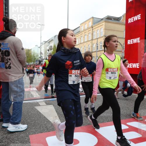25.04.2026 - Das Zehntel Strokosch-Dieckow http://msf.ph/oto/9627387 25.04.2026 09:01:09 Ziel 1081, 1164, 1233, 1416, 1446, 1525, 1548, 1770, 1774, 1866, 1878, 1879, 1902, 2140, 2420, 2424, 2554, 2564, 2851, 3130, 3152, 3205, 3255, 3327, 3863, 3949 meine-sportfotos.de