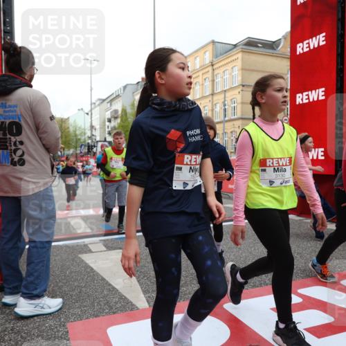25.04.2026 - Das Zehntel Strokosch-Dieckow http://msf.ph/oto/9627391 25.04.2026 09:01:10 Ziel 1081, 1164, 1233, 1416, 1446, 1548, 1770, 1774, 1866, 1878, 1879, 1902, 2140, 2420, 2424, 2554, 2564, 2851, 3130, 3152, 3255, 3327, 3863, 3949 meine-sportfotos.de