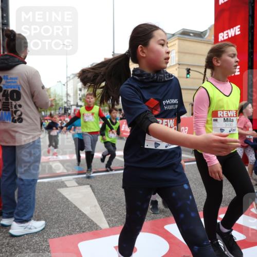 25.04.2026 - Das Zehntel Strokosch-Dieckow http://msf.ph/oto/9627403 25.04.2026 09:01:10 Ziel 1081, 1164, 1233, 1416, 1446, 1548, 1770, 1774, 1866, 1878, 1879, 1902, 2140, 2420, 2424, 2554, 2564, 2851, 3130, 3152, 3255, 3327, 3863, 3949 meine-sportfotos.de