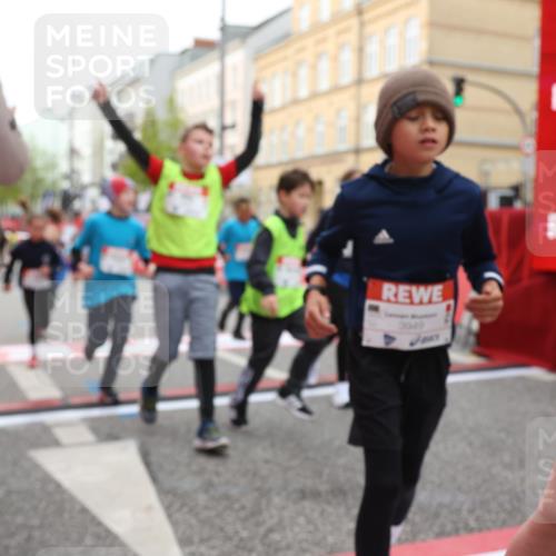 25.04.2026 - Das Zehntel Strokosch-Dieckow http://msf.ph/oto/9627409 25.04.2026 09:01:10 Ziel 1081, 1164, 1233, 1416, 1446, 1548, 1770, 1774, 1866, 1878, 1879, 1902, 2140, 2420, 2424, 2554, 2564, 2851, 3130, 3152, 3255, 3327, 3863, 3949 meine-sportfotos.de