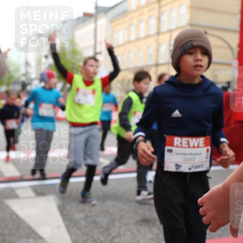 25.04.2026 - Das Zehntel Strokosch-Dieckow http://msf.ph/oto/9627415 25.04.2026 09:01:10 Ziel 1081, 1164, 1233, 1416, 1446, 1548, 1770, 1774, 1866, 1878, 1879, 1902, 2140, 2420, 2424, 2554, 2564, 2851, 3130, 3152, 3255, 3327, 3863, 3949 meine-sportfotos.de