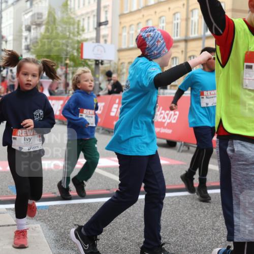 25.04.2026 - Das Zehntel Strokosch-Dieckow http://msf.ph/oto/9627442 25.04.2026 09:01:11 Ziel 1081, 1164, 1175, 1233, 1446, 1548, 1770, 1774, 1866, 1878, 1879, 1902, 2140, 2420, 2554, 2564, 2851, 3130, 3152, 3255, 3327, 3863, 3949 meine-sportfotos.de
