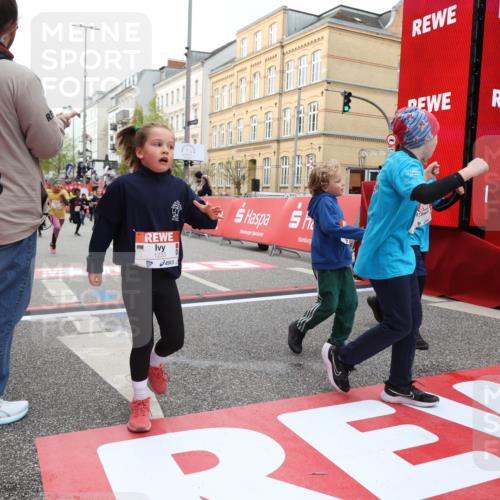 25.04.2026 - Das Zehntel Strokosch-Dieckow http://msf.ph/oto/9627464 25.04.2026 09:01:12 Ziel 1081, 1164, 1175, 1233, 1446, 1548, 1593, 1652, 1770, 1774, 1866, 1878, 1879, 1902, 2140, 2420, 2554, 2564, 3130, 3152, 3255, 3327, 3863, 3949 meine-sportfotos.de