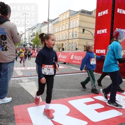 25.04.2026 - Das Zehntel Strokosch-Dieckow http://msf.ph/oto/9627474 25.04.2026 09:01:13 Ziel 1081, 1164, 1175, 1233, 1446, 1526, 1548, 1593, 1652, 1770, 1774, 1866, 1878, 1879, 1880, 1902, 2140, 2554, 2725, 3130, 3152, 3255, 3863, 3949 meine-sportfotos.de