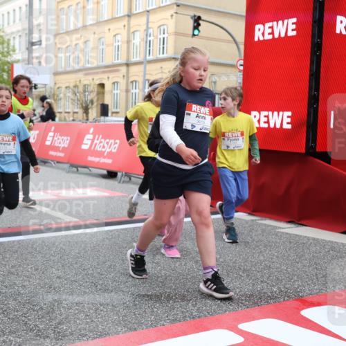 25.04.2026 - Das Zehntel Strokosch-Dieckow http://msf.ph/oto/9627574 25.04.2026 09:01:20 Ziel 1179, 1456, 1526, 1593, 1598, 1652, 1675, 1680, 1686, 1690, 1824, 1880, 2351, 2364, 2722, 2725, 2740, 2760, 3019, 3242, 3265, 3765, 3778, 3806 meine-sportfotos.de