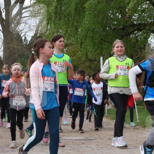 25.04.2026 - Das Zehntel Zöllner http://msf.ph/oto/9627581 25.04.2026 07:46:21 Laufen 4004, 3925, 3218, 2950, 3235, 3821 meine-sportfotos.de