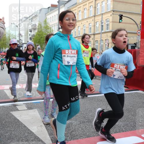 25.04.2026 - Das Zehntel Strokosch-Dieckow http://msf.ph/oto/9627601 25.04.2026 09:01:21 Ziel 1179, 1456, 1485, 1526, 1598, 1675, 1680, 1686, 1690, 1824, 1880, 2351, 2364, 2722, 2725, 2740, 2760, 3019, 3242, 3265, 3292, 3765, 3778, 3806 meine-sportfotos.de