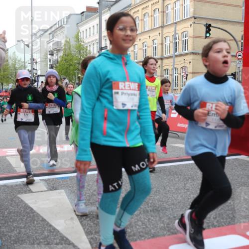 25.04.2026 - Das Zehntel Strokosch-Dieckow http://msf.ph/oto/9627604 25.04.2026 09:01:21 Ziel 1179, 1456, 1485, 1526, 1598, 1675, 1680, 1686, 1690, 1824, 1880, 2351, 2364, 2722, 2725, 2740, 2760, 3019, 3242, 3265, 3292, 3765, 3778, 3806 meine-sportfotos.de