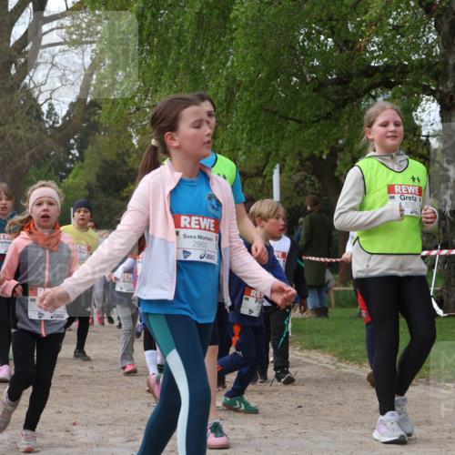 25.04.2026 - Das Zehntel Zöllner http://msf.ph/oto/9627611 25.04.2026 07:46:21 Laufen 4004, 13, 2950, 3235 meine-sportfotos.de