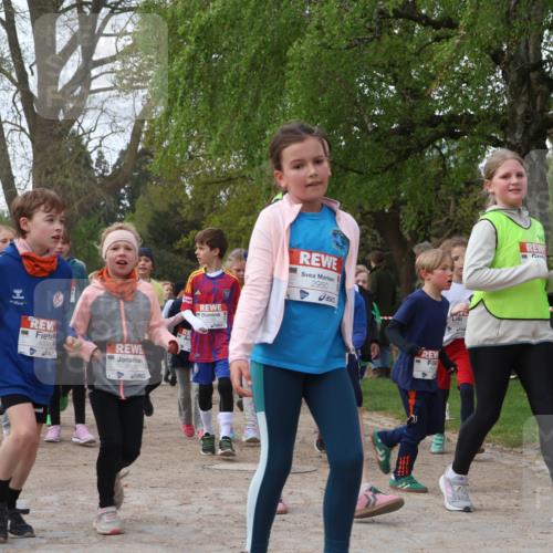 25.04.2026 - Das Zehntel Zöllner http://msf.ph/oto/9627633 25.04.2026 07:46:21 Laufen 4004, 3925, 1756, 2950 meine-sportfotos.de