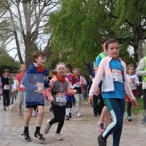 25.04.2026 - Das Zehntel Zöllner http://msf.ph/oto/9627658 25.04.2026 07:46:22 Laufen 2919, 3, 3925, 2950 meine-sportfotos.de