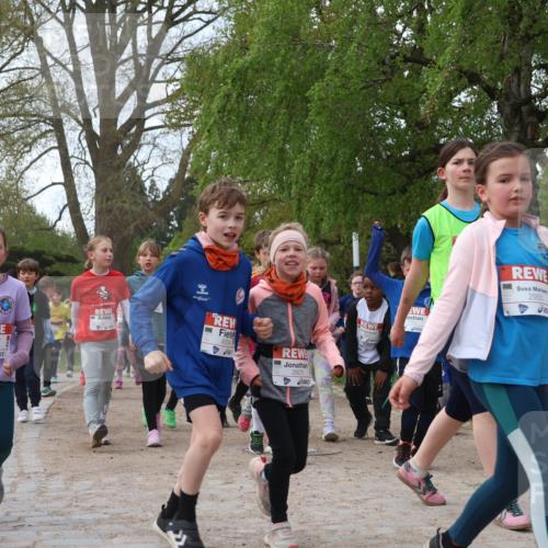 25.04.2026 - Das Zehntel Zöllner http://msf.ph/oto/9627663 25.04.2026 07:46:22 Laufen 2919, 4004, 3925, 2950 meine-sportfotos.de