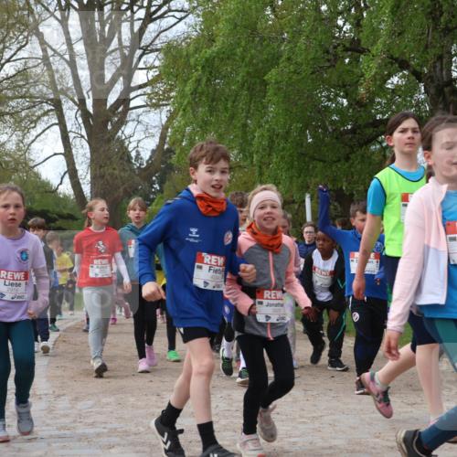 25.04.2026 - Das Zehntel Zöllner http://msf.ph/oto/9627669 25.04.2026 07:46:22 Laufen 2919, 4004, 3925, 2950 meine-sportfotos.de