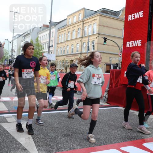 25.04.2026 - Das Zehntel Strokosch-Dieckow http://msf.ph/oto/9627778 25.04.2026 09:01:33 Ziel 1011, 1013, 1115, 1268, 1444, 1447, 1452, 1495, 1541, 1607, 1609, 1611, 1613, 1618, 2531, 2542, 2546, 2596, 2613, 2628, 2716, 3094, 3304, 3349, 3363, 3522, 3914 meine-sportfotos.de