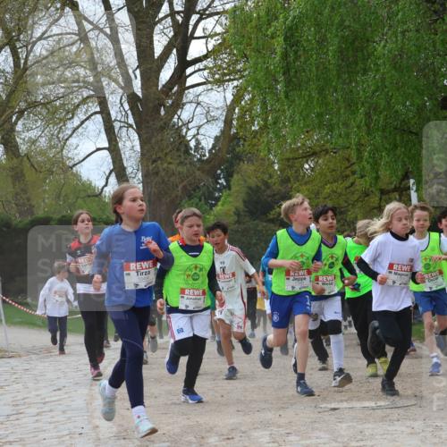 25.04.2026 - Das Zehntel Zöllner http://msf.ph/oto/9627789 25.04.2026 11:41:23 Laufen 10494, 3, 11909 meine-sportfotos.de