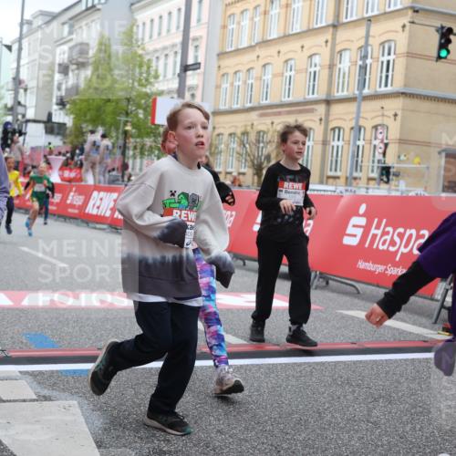 25.04.2026 - Das Zehntel Strokosch-Dieckow http://msf.ph/oto/9627845 25.04.2026 09:01:38 Ziel 1115, 1268, 1447, 1450, 1541, 1613, 1722, 1746, 1927, 2124, 2352, 2500, 2716, 3304, 3365, 3390, 3409, 3471, 3522, 3914 meine-sportfotos.de