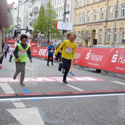 25.04.2026 - Das Zehntel Strokosch-Dieckow http://msf.ph/oto/9627882 25.04.2026 09:01:41 Ziel 1450, 1635, 1643, 1722, 1746, 1751, 1893, 1927, 2124, 2352, 2500, 2933, 3139, 3365, 3390, 3409, 3471, 3619, 3623 meine-sportfotos.de