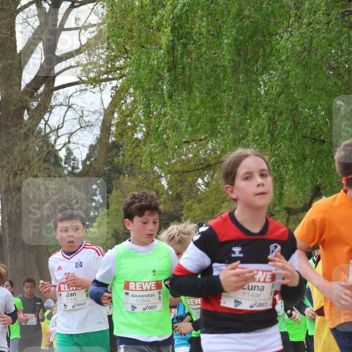 25.04.2026 - Das Zehntel Zöllner http://msf.ph/oto/9627891 25.04.2026 11:41:26 Laufen 5, 11478, 11149, 10844, 126, 11496, 12458, 10828 meine-sportfotos.de