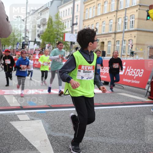 25.04.2026 - Das Zehntel Strokosch-Dieckow http://msf.ph/oto/9627923 25.04.2026 09:01:42 Ziel 1450, 1635, 1643, 1722, 1746, 1751, 1893, 1927, 2124, 2352, 2500, 2933, 3139, 3365, 3390, 3409, 3471, 3619, 3623, 3878 meine-sportfotos.de