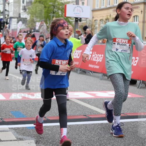 25.04.2026 - Das Zehntel Strokosch-Dieckow http://msf.ph/oto/9627941 25.04.2026 09:01:44 Ziel 1450, 1493, 1635, 1643, 1751, 1893, 2350, 2352, 2587, 2645, 2933, 2967, 3139, 3365, 3619, 3623, 3878 meine-sportfotos.de