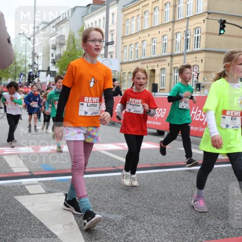 25.04.2026 - Das Zehntel Strokosch-Dieckow http://msf.ph/oto/9627990 25.04.2026 09:01:47 Ziel 1493, 1553, 1635, 1643, 1751, 1893, 2350, 2406, 2587, 2645, 2929, 2933, 2967, 3139, 3362, 3474, 3488, 3619, 3623, 3878, 3925, 4004 meine-sportfotos.de