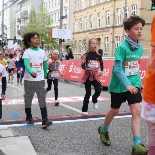 25.04.2026 - Das Zehntel Strokosch-Dieckow http://msf.ph/oto/9628016 25.04.2026 09:01:48 Ziel 1493, 1553, 1635, 1643, 1751, 1893, 2350, 2406, 2587, 2645, 2929, 2933, 2967, 3362, 3474, 3488, 3619, 3878, 3925, 4004 meine-sportfotos.de