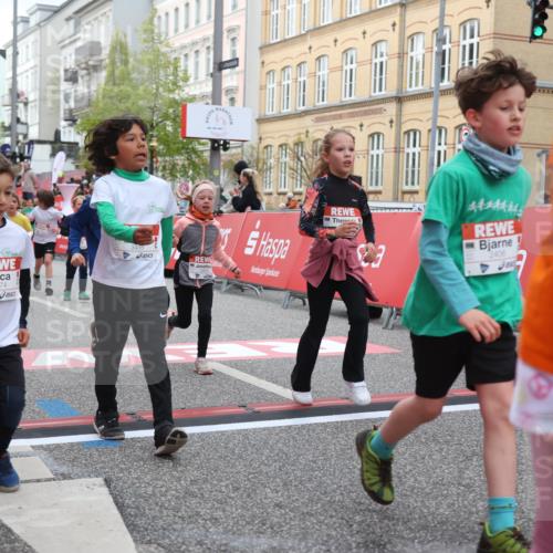 25.04.2026 - Das Zehntel Strokosch-Dieckow http://msf.ph/oto/9628024 25.04.2026 09:01:48 Ziel 1493, 1553, 1635, 1643, 1751, 1893, 2350, 2406, 2587, 2645, 2929, 2933, 2967, 3362, 3474, 3488, 3619, 3878, 3925, 4004 meine-sportfotos.de