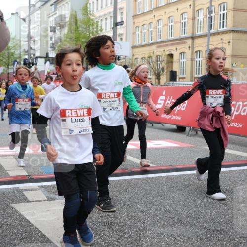 25.04.2026 - Das Zehntel Strokosch-Dieckow http://msf.ph/oto/9628030 25.04.2026 09:01:49 Ziel 1493, 1553, 1635, 1678, 1751, 1919, 2350, 2406, 2587, 2627, 2645, 2743, 2929, 2933, 2967, 3362, 3474, 3488, 3619, 3878, 3925, 4004 meine-sportfotos.de