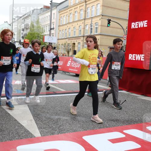 25.04.2026 - Das Zehntel Strokosch-Dieckow http://msf.ph/oto/9628091 25.04.2026 09:01:52 Ziel 1536, 1553, 1671, 1678, 1919, 2138, 2154, 2350, 2406, 2587, 2627, 2720, 2724, 2743, 2929, 2967, 3054, 3055, 3362, 3474, 3488, 3510, 3514, 3540, 3802, 3925, 4004 meine-sportfotos.de
