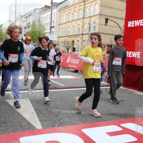 25.04.2026 - Das Zehntel Strokosch-Dieckow http://msf.ph/oto/9628103 25.04.2026 09:01:52 Ziel 1536, 1553, 1671, 1678, 1919, 2138, 2154, 2350, 2406, 2587, 2627, 2720, 2724, 2743, 2929, 2967, 3054, 3055, 3362, 3474, 3488, 3510, 3514, 3540, 3802, 3925, 4004 meine-sportfotos.de