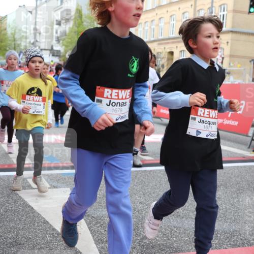 25.04.2026 - Das Zehntel Strokosch-Dieckow http://msf.ph/oto/9628114 25.04.2026 09:01:53 Ziel 1536, 1553, 1671, 1678, 1919, 2138, 2154, 2213, 2406, 2493, 2627, 2720, 2724, 2743, 2929, 3054, 3055, 3362, 3474, 3488, 3510, 3514, 3517, 3521, 3540, 3798, 3802, 3925, 4004 meine-sportfotos.de