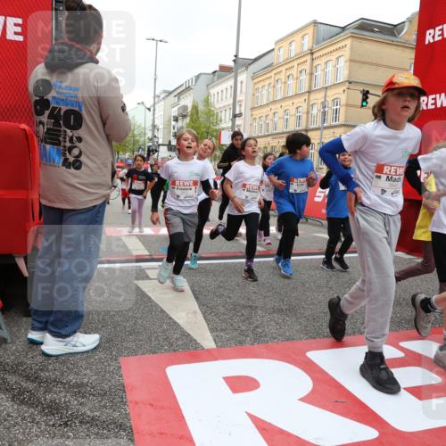 25.04.2026 - Das Zehntel Strokosch-Dieckow http://msf.ph/oto/9628162 25.04.2026 09:01:55 Ziel 1098, 1099, 1536, 1553, 1666, 1671, 1678, 1822, 1919, 2138, 2154, 2213, 2493, 2627, 2653, 2720, 2724, 2743, 2843, 2929, 3054, 3055, 3510, 3514, 3517, 3521, 3540, 3798, 3802, 3816, 3925, 4004 meine-sportfotos.de